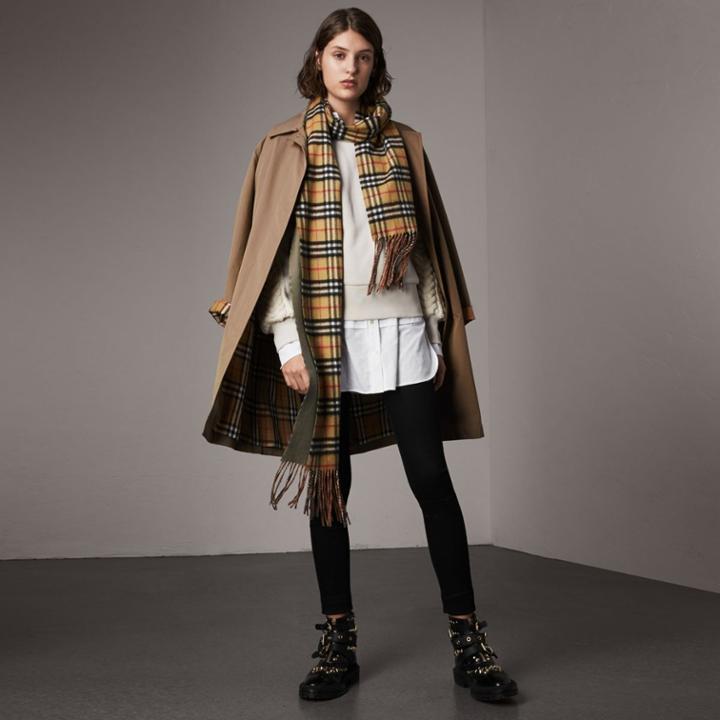 Burberry Burberry The Camden Car Coat, Size: 04, Beige