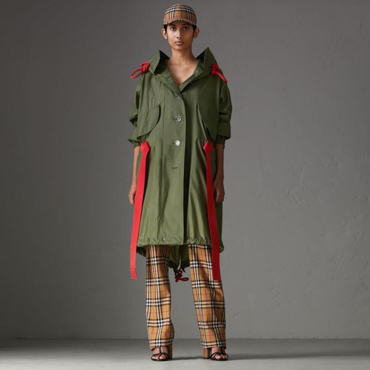 Burberry Burberry Tape Detail Showerproof Hooded Parka, Size: 04, Green