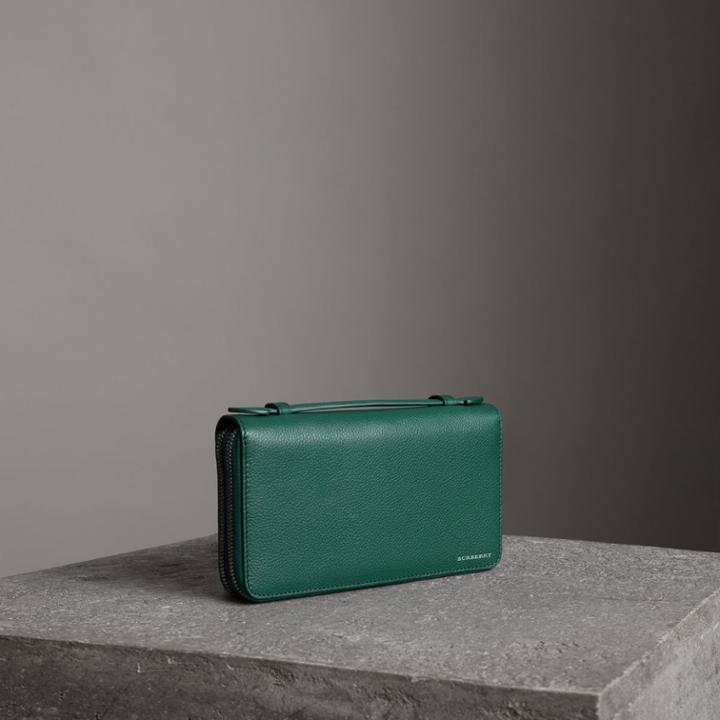 Burberry Burberry Grainy Leather Travel Wallet