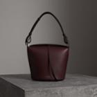 Burberry Burberry The Medium Leather Bucket Bag, Red