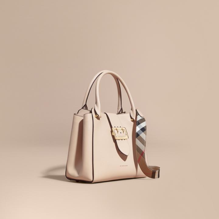 Burberry Burberry The Medium Buckle Tote In Grainy Leather, Grey