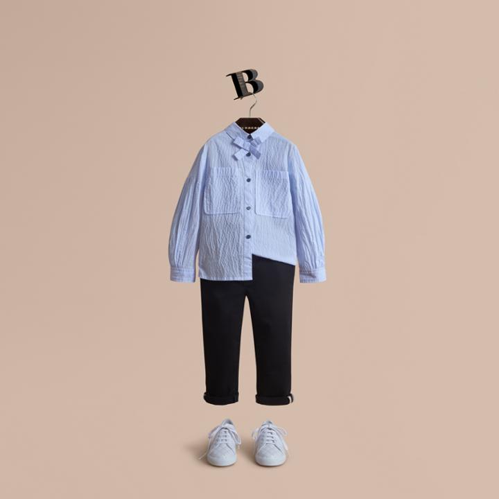 Burberry Burberry Bow Detail Striped Cotton Seersucker Shirt, Size: 14y, Blue