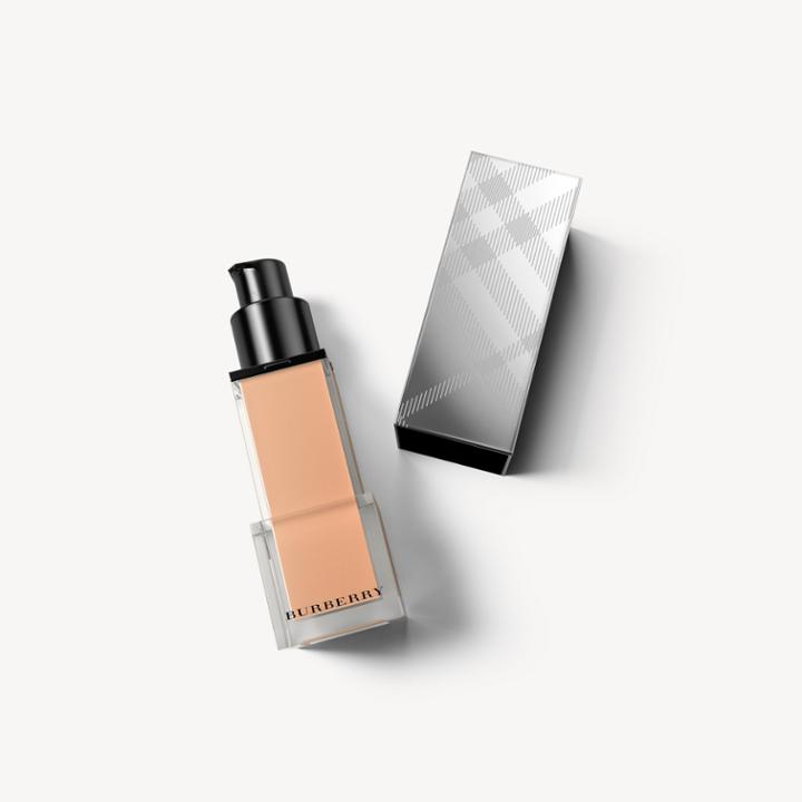 Burberry Burberry Fresh Glow Foundation Spf 15 Pa+++ - Rosy Nude No.31