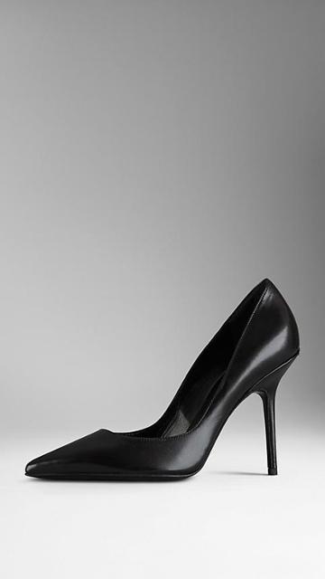 Burberry Glossy Leather Pumps