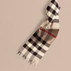 Burberry Burberry The Large Classic Cashmere Scarf In Check, Beige