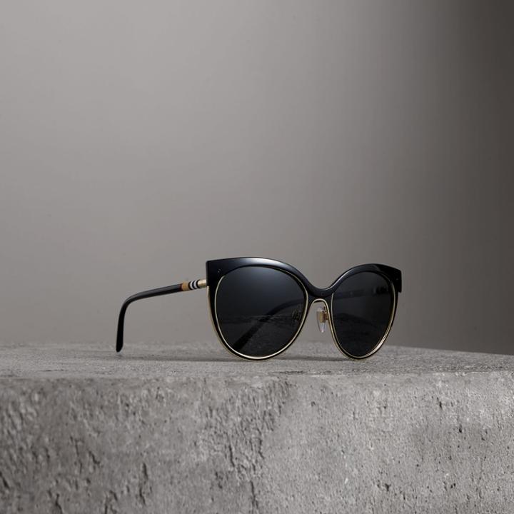 Burberry Burberry Cat-eye Frame Sunglasses, Grey