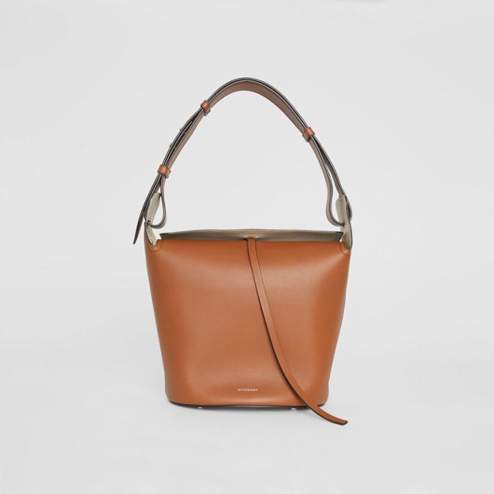 Burberry Burberry The Medium Leather Bucket Bag, Brown