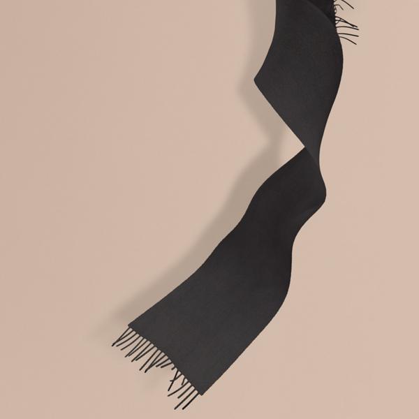 Burberry The Mini Classic Cashmere Scarf