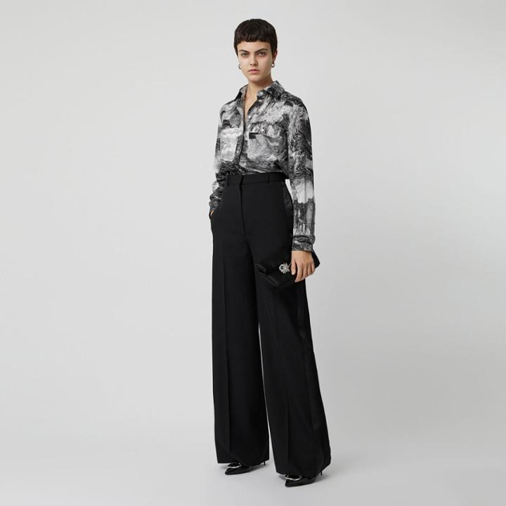 Burberry Burberry Dreamscape Print Silk Longline Shirt, Size: 00, Black