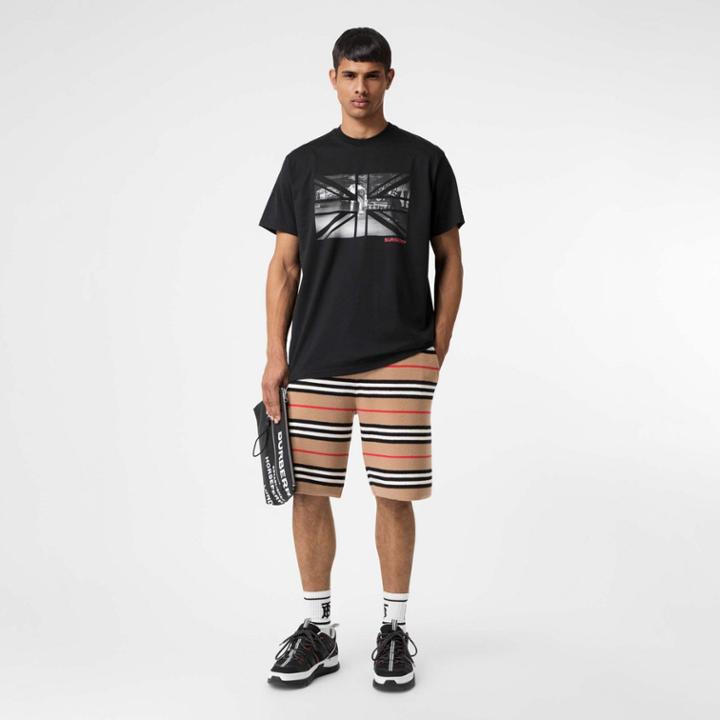 Burberry Burberry Union Jack Photo Print Cotton Oversized T-shirt, Size: L, Black