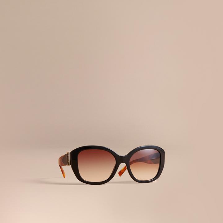 Burberry Burberry Buckle Detail Oversize Square Frame Sunglasses, Black