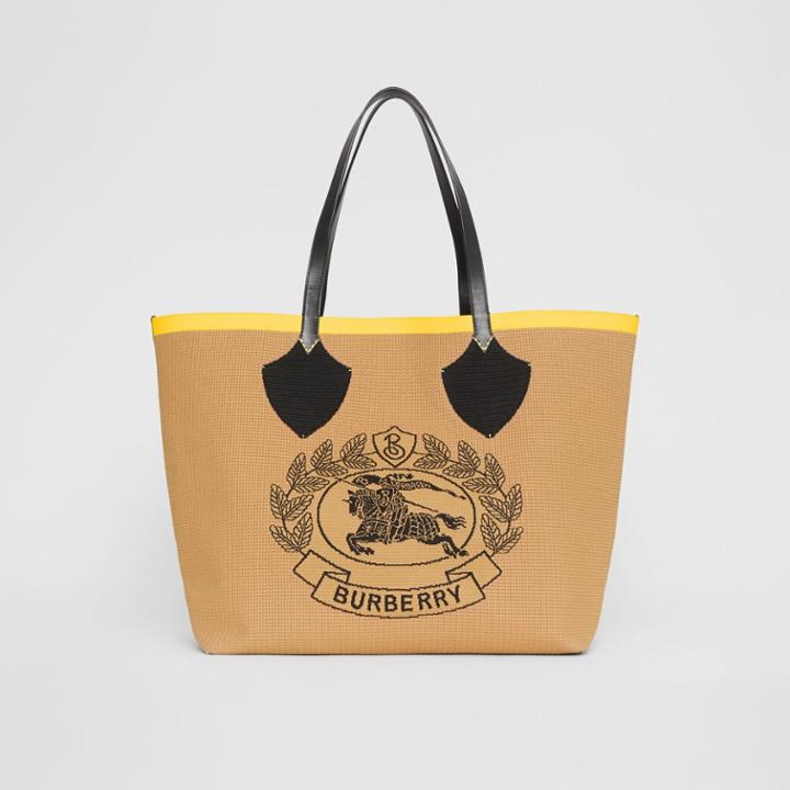 Burberry Burberry The Giant Tote In Knitted Archive Crest, Black