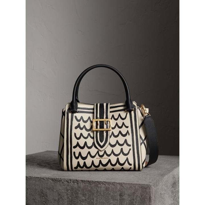 Burberry Burberry The Medium Buckle Tote In Trompe L'oeil Print Leather, Grey