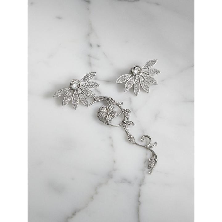 Burberry Burberry Crystal Half-daisy Drop Earring And Stud Set, White