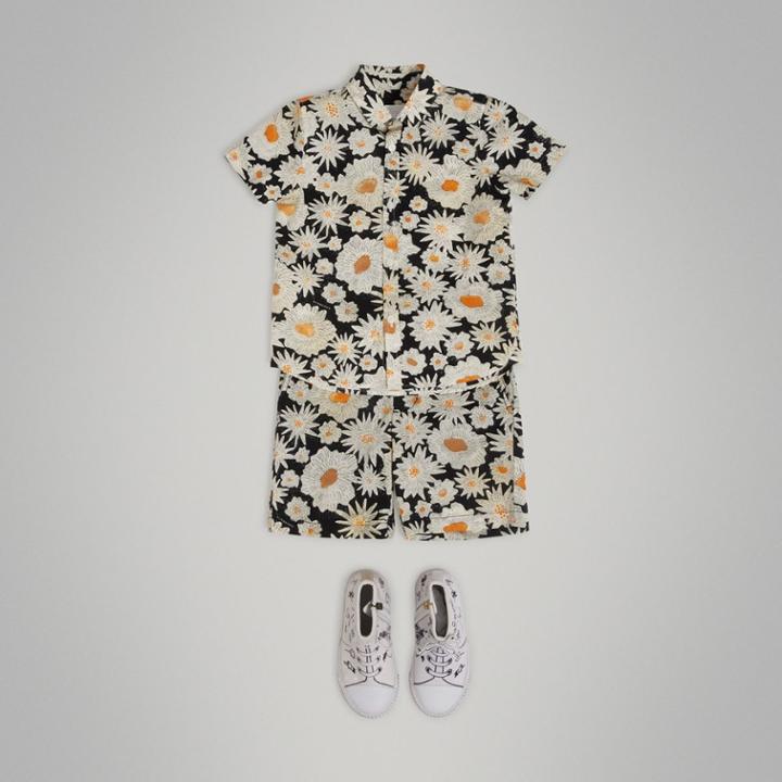Burberry Burberry Daisy Print Cotton Chino Shorts, Size: 8y
