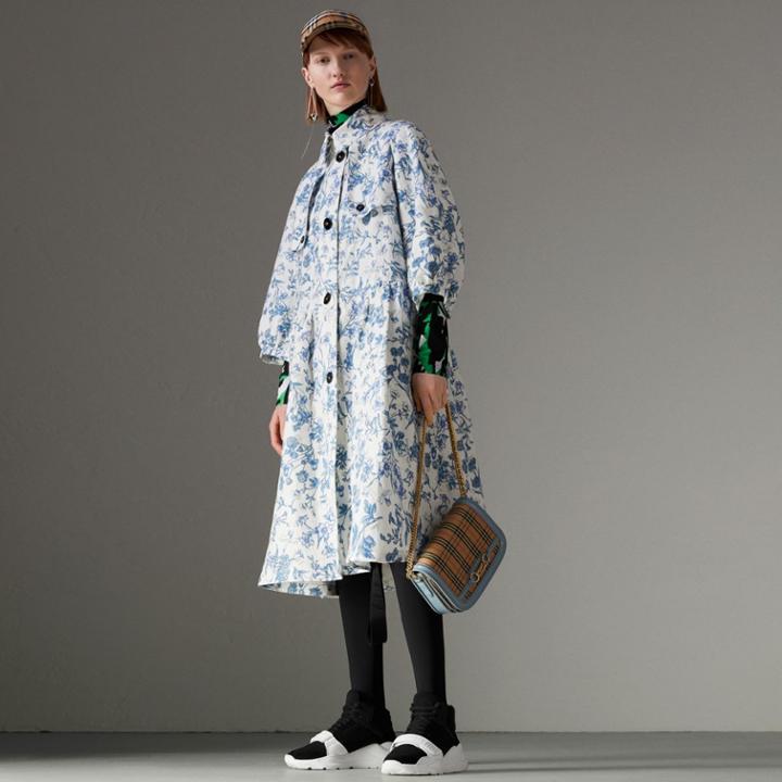Burberry Burberry Reissued 2005 Floral Print Linen Dress Coat, Size: 02, Grey
