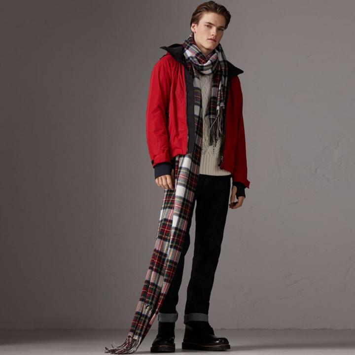 Burberry Burberry Packaway Hood Shape-memory Taffeta Jacket, Size: 42