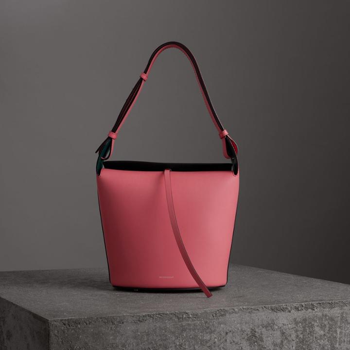 Burberry Burberry The Medium Leather Bucket Bag, Pink
