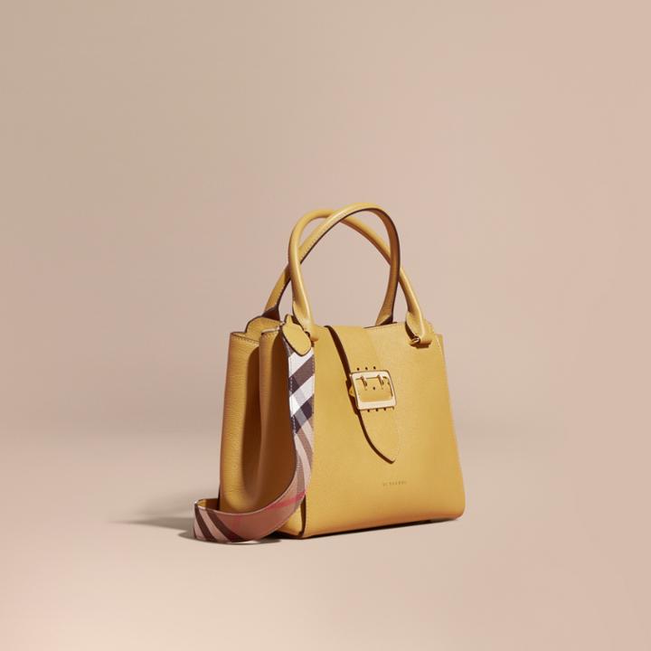 Burberry Burberry The Medium Buckle Tote In Grainy Leather, Yellow
