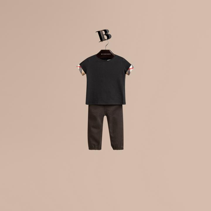 Burberry Burberry Check Cuff Cotton T-shirt, Size: 2y, Black