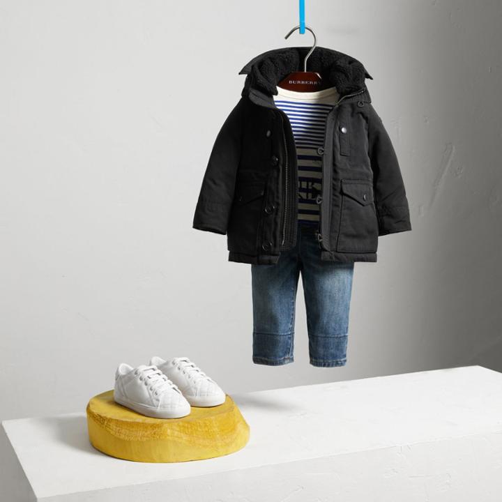Burberry Burberry Down-filled Jacket With Faux-fur-lined Hood, Size: 2y, Black