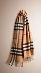 Burberry The Classic Cashmere Scarf In Heritage Check