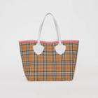 Burberry Burberry The Giant Reversible Tote In Vintage Check, White
