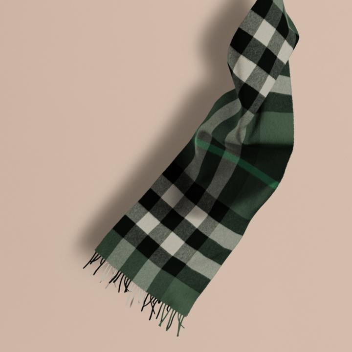 Burberry Burberry The Large Classic Cashmere Scarf In Check, Green
