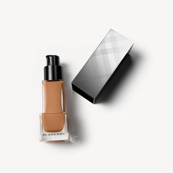 Burberry Fresh Glow Foundation Sunscreen Broad Spectrum Spf 12 - Dark Sable No.36