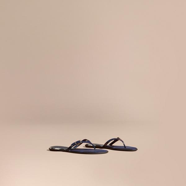 Burberry House Check And Patent Leather Flip-flops