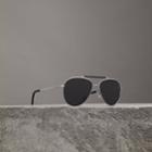Burberry Burberry Top Bar Detail Pilot Sunglasses, Black