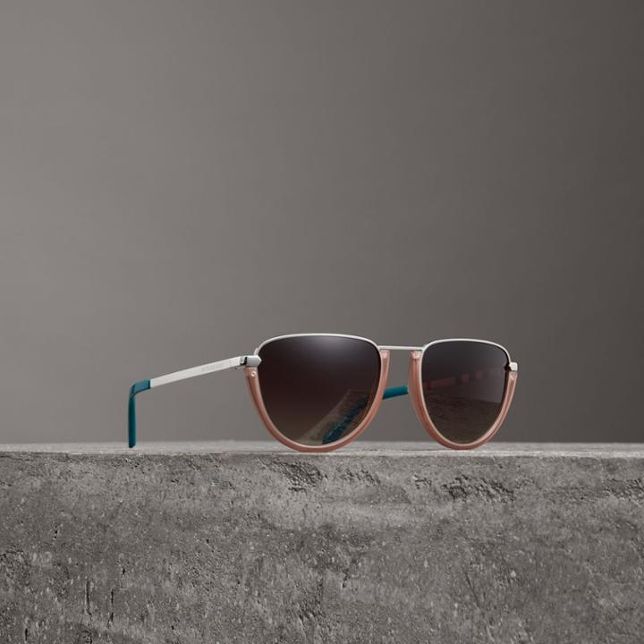 Burberry Burberry Half Moon Pilot Round Frame Sunglasses, Beige