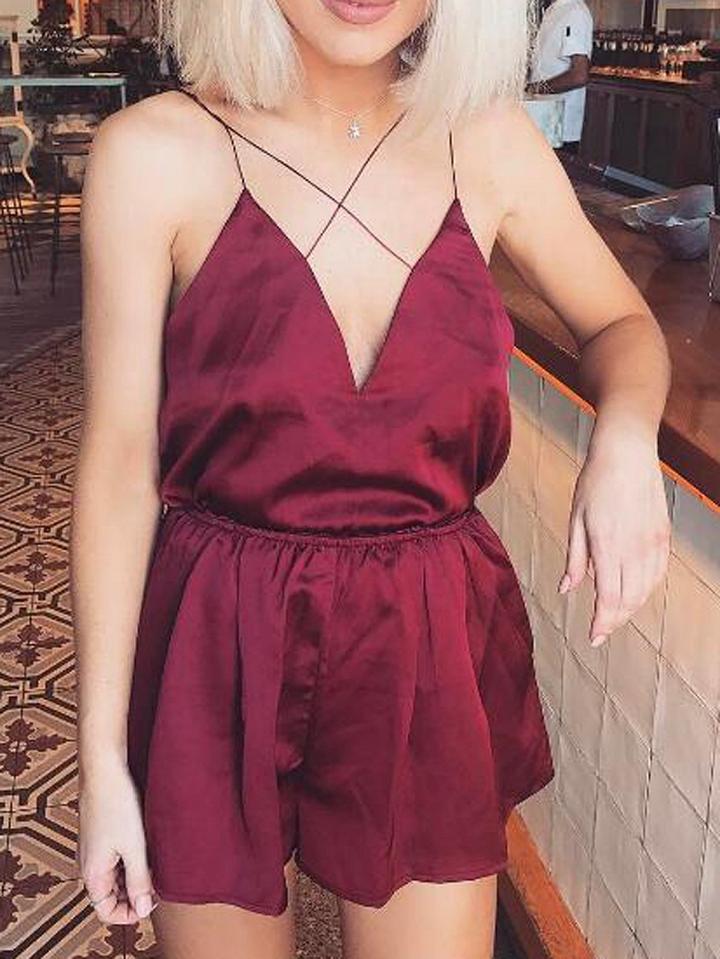 Choies Burgundy V-neck Strap Cross Romper Playsuit