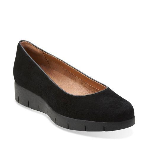 Clarks Daelyn Towne In Black Suede