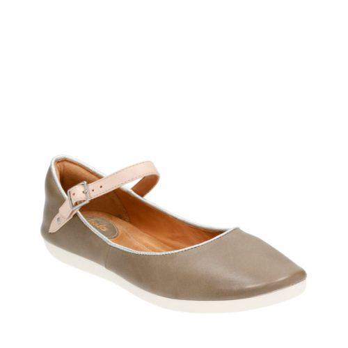 Clarks Feature Film In Sage Leather