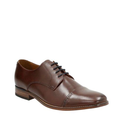 Clarks Narrate Cap In Chestnut Leather
