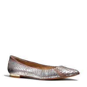 Coach   Trissa  Pointed Toe Flat Silver 5 5 B