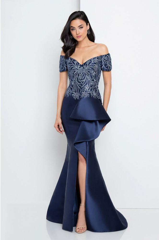 Terani Evening - 1721m4311 Laced V-neck Trumpet Dress