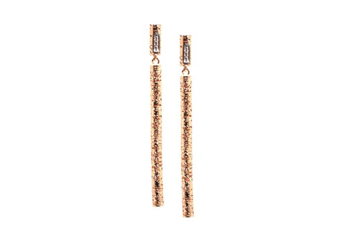 Tresor Collection - Lattice Dangling Bar Earings With Diamond In 18k Rose Gold