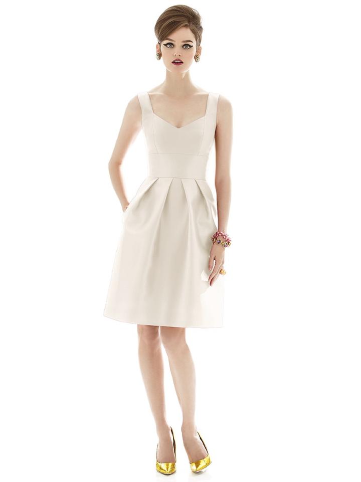 Alfred Sung - D658 Bridesmaid Dress In Ivory