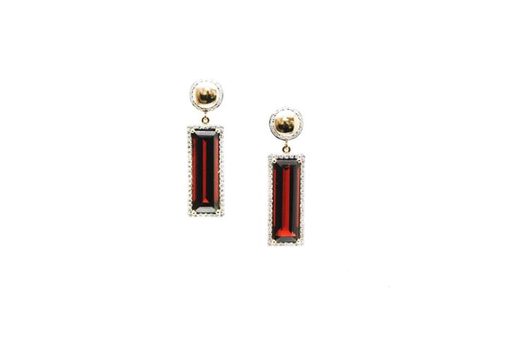 Tresor Collection - Garnet & Diamond Lente Earring In 18k Yellow Gold