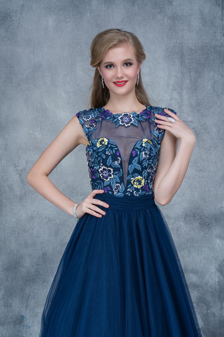 Nina Canacci - 2145 Cap Sleeve Floral Appliqued Evening Gown