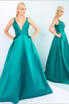 Ieena For Mac Duggal - 55010i Sleek Plunging V-neck Gown