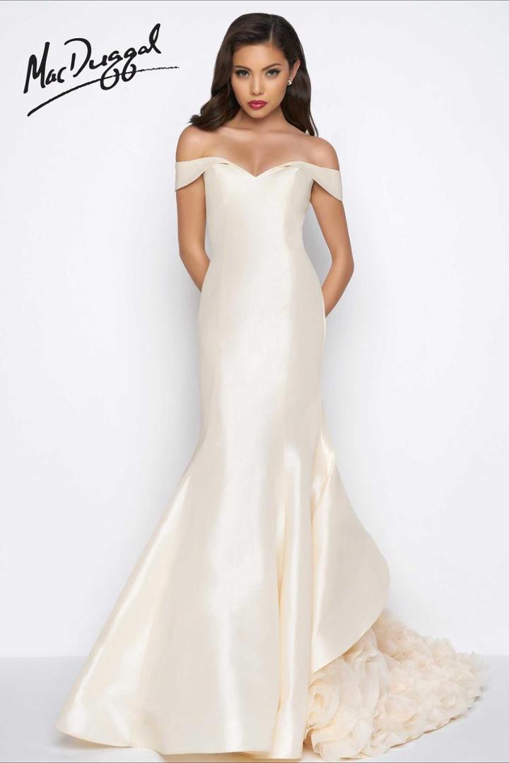 Mac Duggal - Off Shoulder Ruffled Mermaid Gown In Vanilla 48365-r