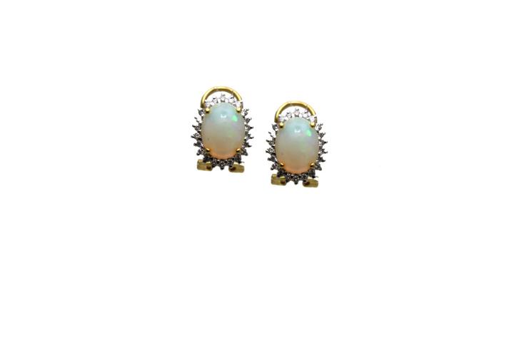 Tresor Collection - 18kt Yellow Gold Earring With Ethopien Opal Oval & Diamond