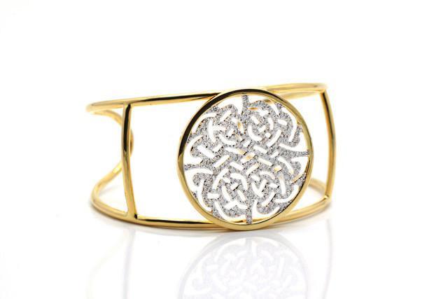 Tresor Collection - 18k Yellow Gold Signature Logo Cuff With Diamond