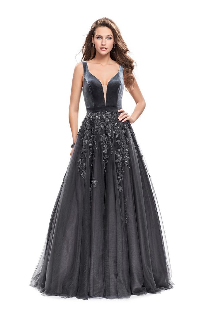 La Femme Gigi - 26382 V-neckline Lace Applique And Tulle Ball Gown