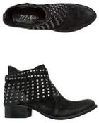 Matisse - Matisse Reno Studded Ankle Boot