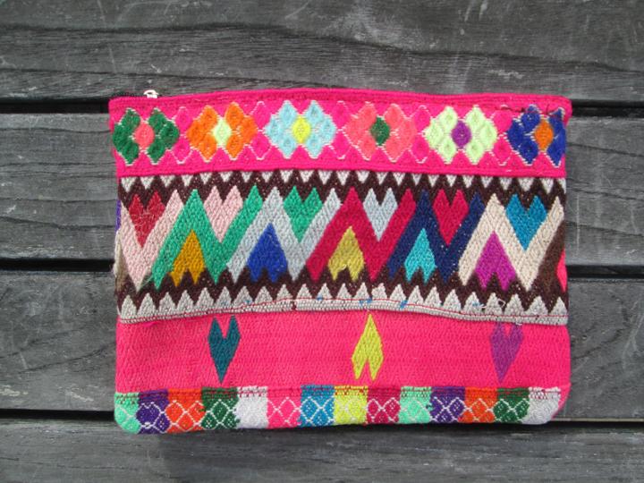 Tysa - Peruvian Clutch In Beso