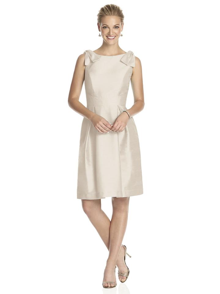 Alfred Sung - D626 Bridesmaid Dress In Champagne